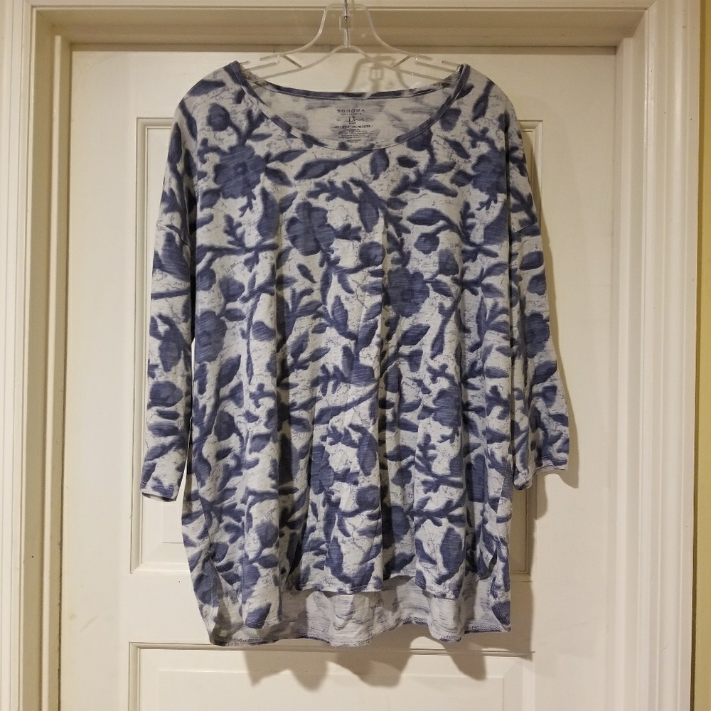 Floral 3/4 sleeve shirt